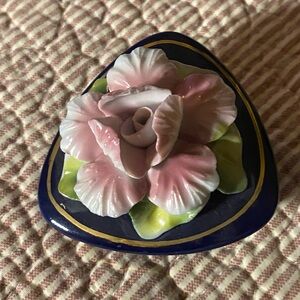Vintage Small porcelain trinket box from Romania. Perfect condition Coba…